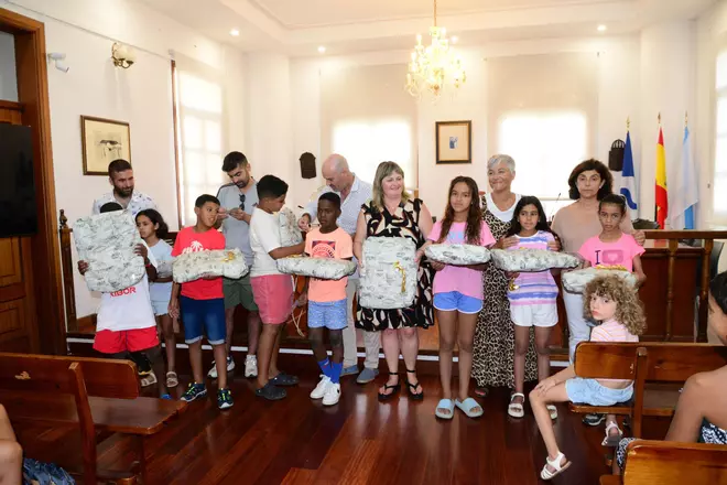 Recepción a los menores saharauis en Bueu
