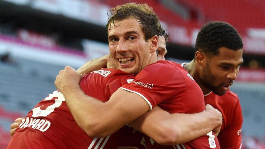 Los jugadores del Bayern celebran el gol, de Goretzka.