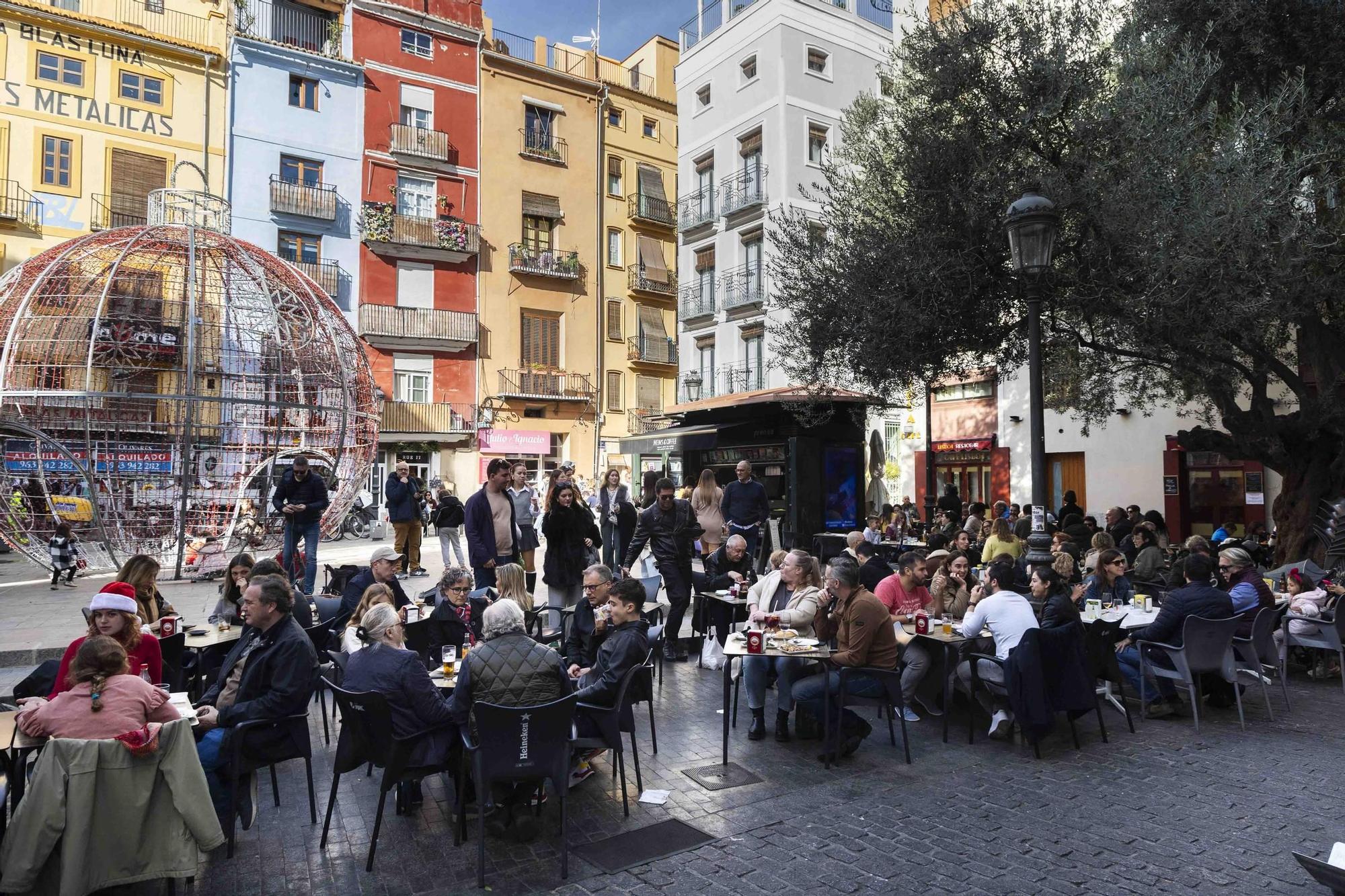 València, a reventar en el puente de la Constitución