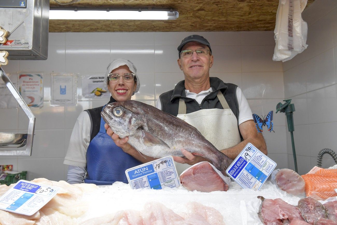 Compras para la cena de Navidad en el Mercado Municipal de Telde