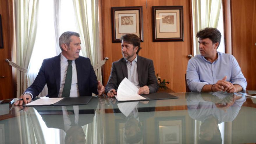 José María Párraga, Carlos Alonso y Antonio García Marichal.