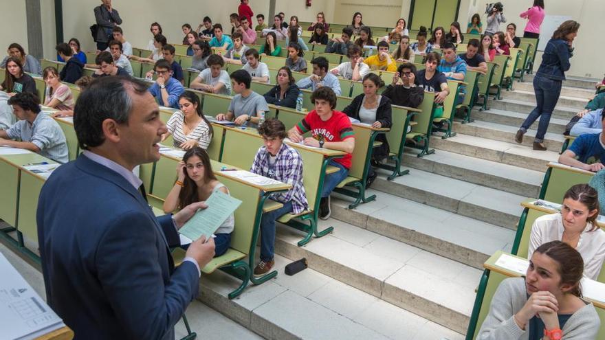 El PP pide al consejero de Educación que defienda una EBAU única y simultánea para todo el Estado