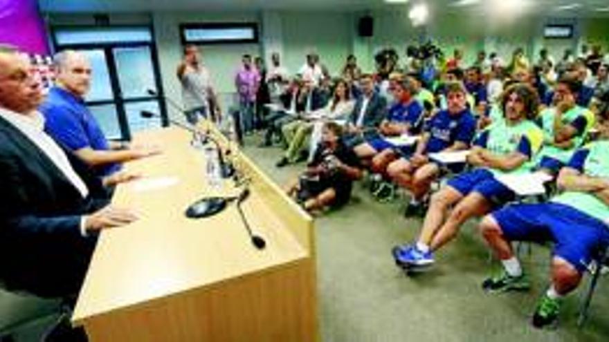 Vilanova deja el Barça para tratarse de su enfermedad