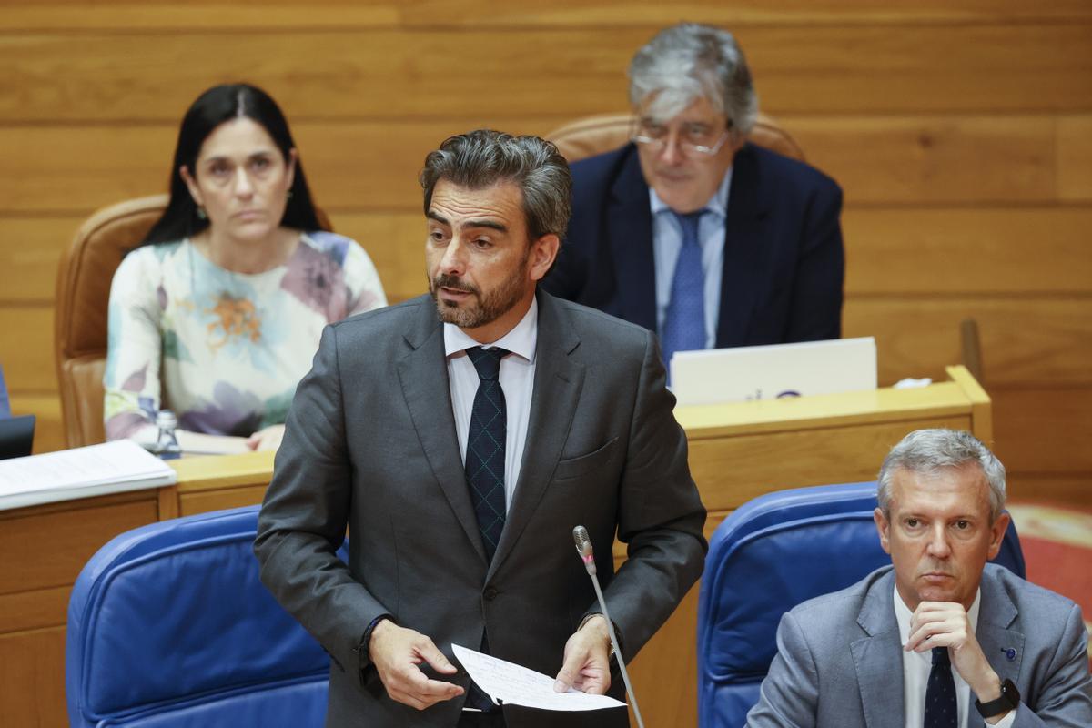 Diego Calvo durante el Pleno del Parlamento de Galicia en el que se ha aprobado la Lei del Juego
