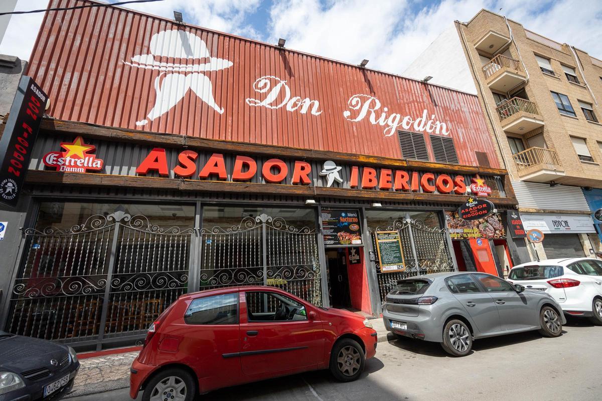 Fachada del Don Rigodón. Imagen de este mismo miércoles.