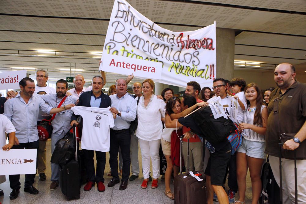 Los representantes del Ayuntamiento de Antequera, la Diputación de Málaga y la Junta de Andalucía que apoyaban la candidatura del Sitio de los Dólmenes a Patrimonio de la Humanidad regresan de Estambu