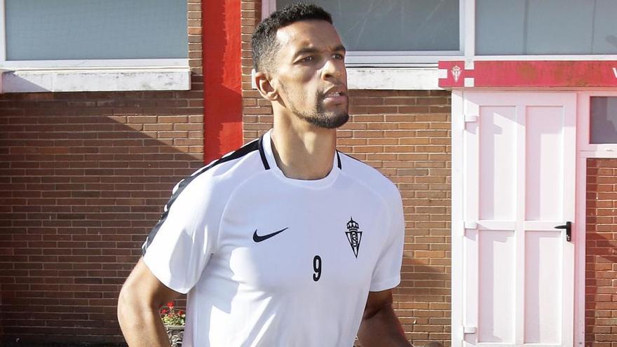 Blackman entra en su primera convocatoria con el Sporting