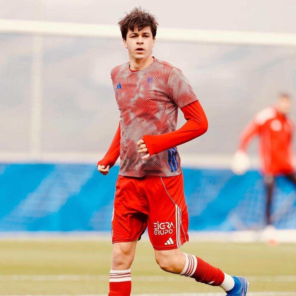 Gonzalo Petit, en un entrenamiento con el Granada