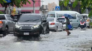 Archivo - Inundaciones por fuertes lluvias en Bangkok, Tailandia, imagen de archivo.