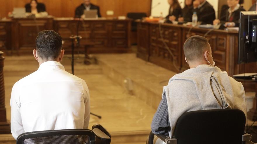 Un acusado del incendio mortal en Ibiza se encara con un policía en el juicio