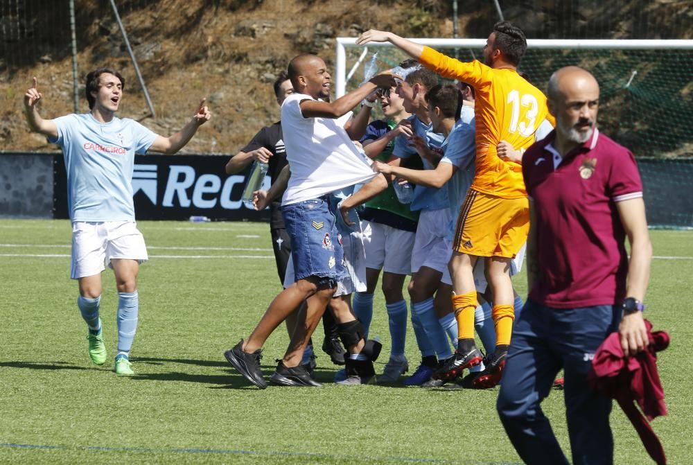 El equipo celeste se proclama campeón de liga tras golear al Pontevedra.