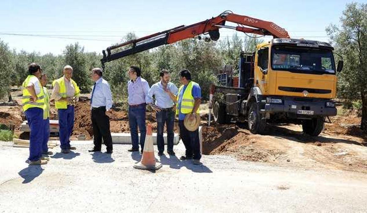 Obras de reparación de la carretera de Cartaojal.