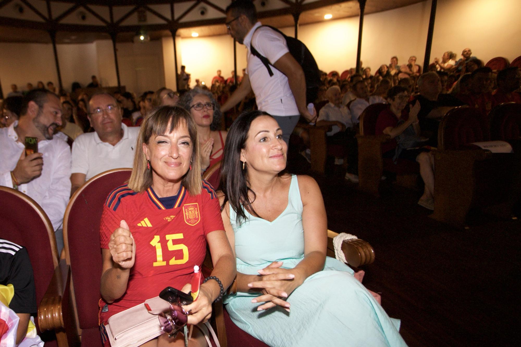 Yecla revienta de alegría con la victoria de Eva Navarro, campeona del Mundial con la Selección Española de fútbol