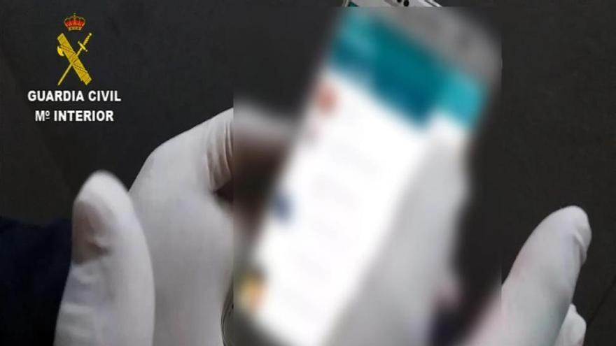Un infiltrado digital de la Guardia Civil, contra una red de porno en Whatsapp