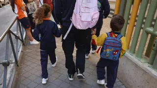 Juegos, clases de repaso y menos asistencia: así es un día no lectivo en los colegios de Sevilla tras el apagón