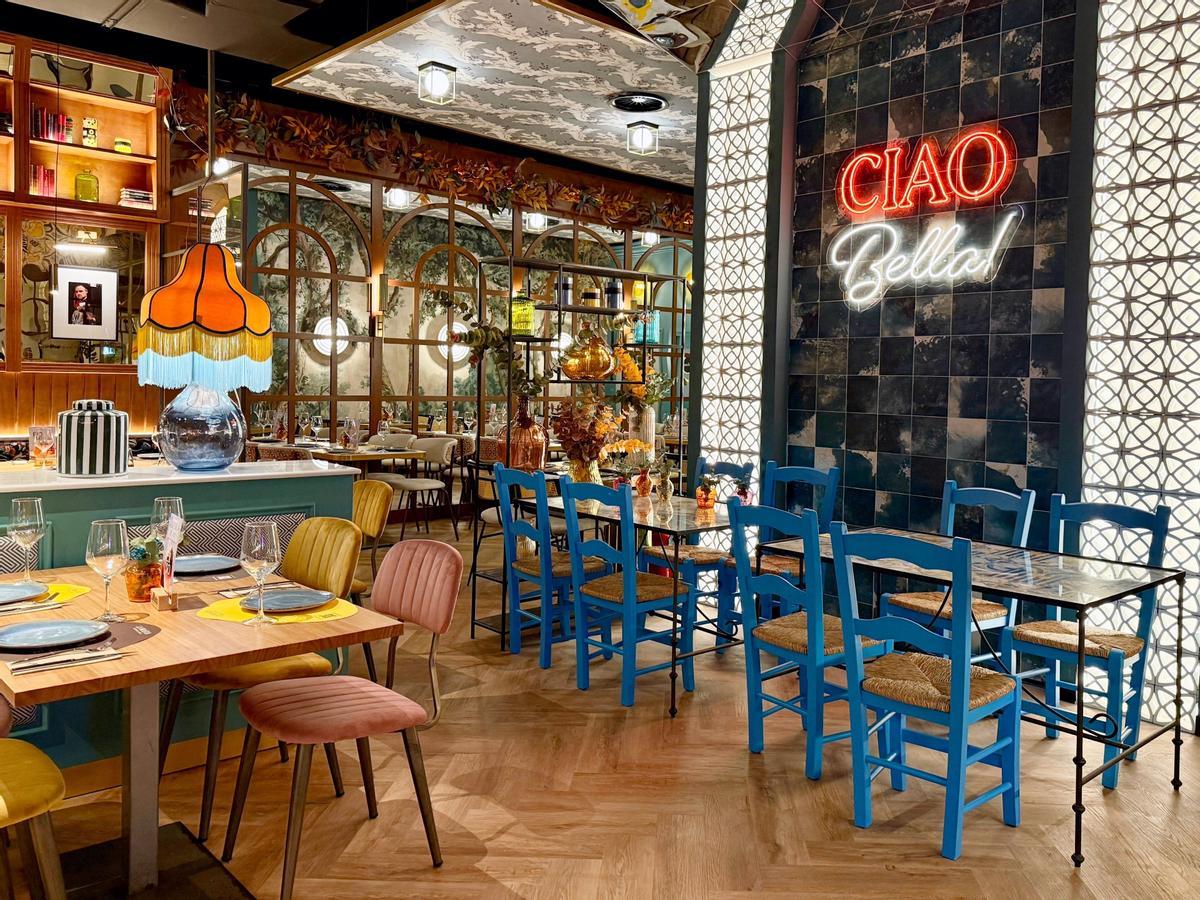 Interior de La Mafia en Puerto Venecia.