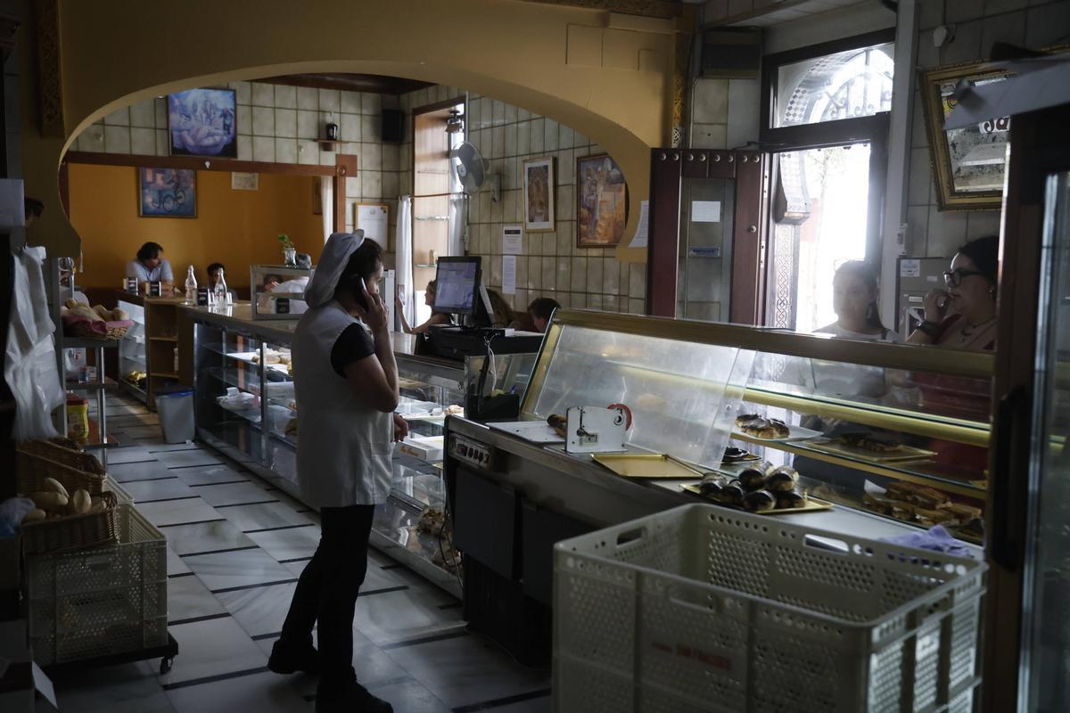 Interior de la panadería San Francisco.