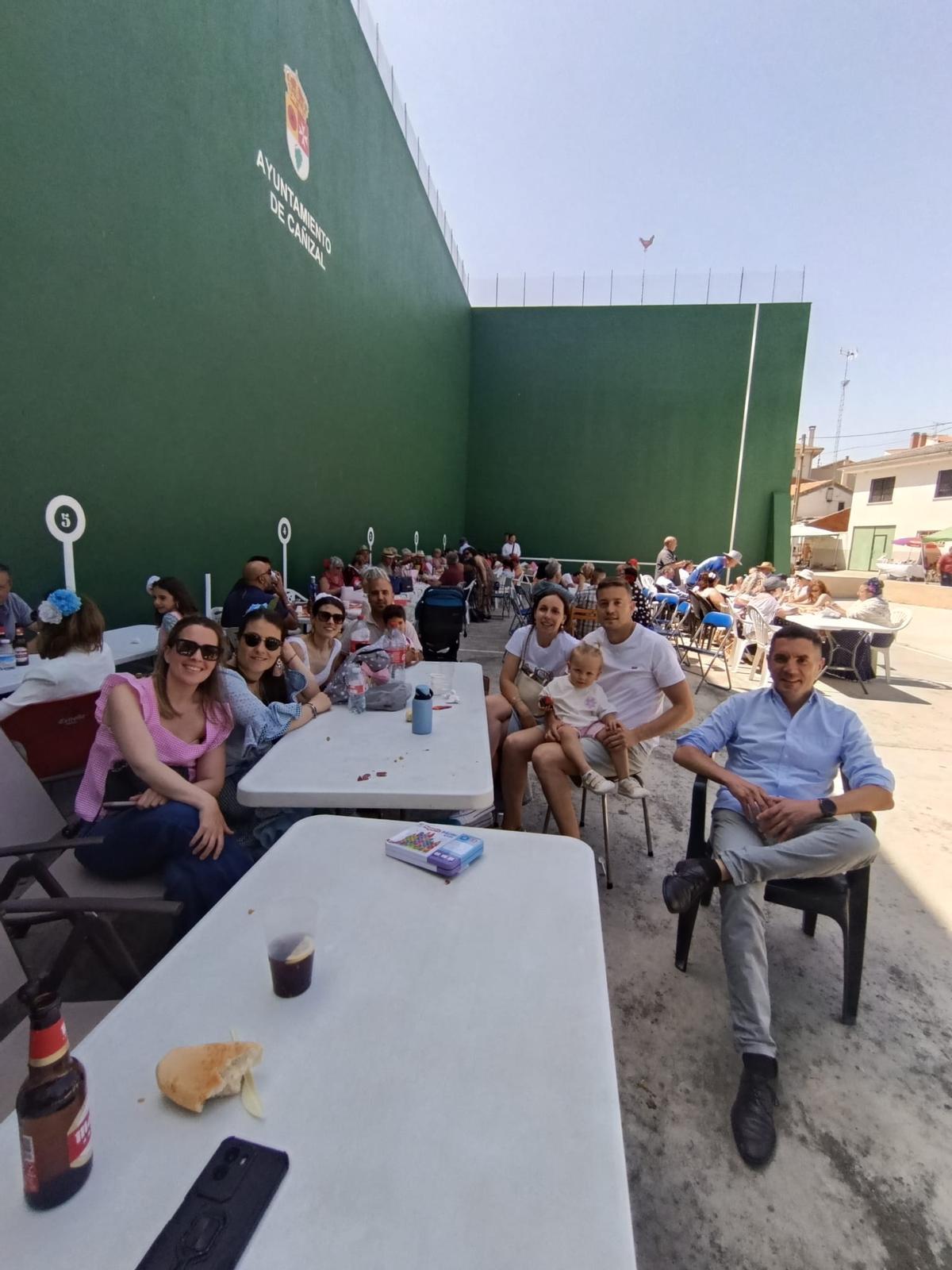 GALERÍA | El compás flamenco marca el ritmo de la romería en Cañizal GALERÍA | El compás flamenco marca el ritmo de la romería en Cañizal