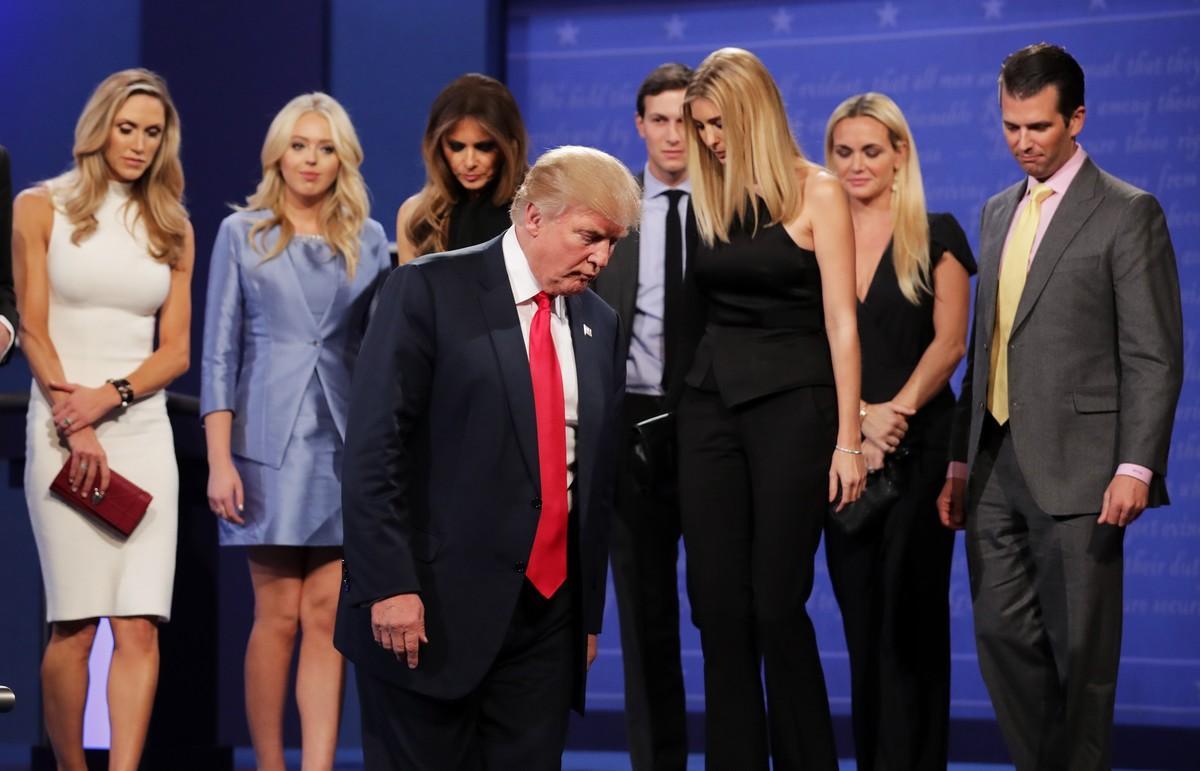 LAS VEGAS, NV - OCTOBER 19: Republican presidential nominee Donald Trump (C) walks off stage as (L-R) Lara Yunaska, Vanessa Trump, Melania Trump, businessman Jared Kushner, Ivanka Trump, Vanessa Trump, and Donald Trump Jr. look on after the third U.S. presidential debate at the Thomas & Mack Center on October 19, 2016 in Las Vegas, Nevada. Tonight is the final debate ahead of Election Day on November 8.   Chip Somodevilla/Getty Images/AFP