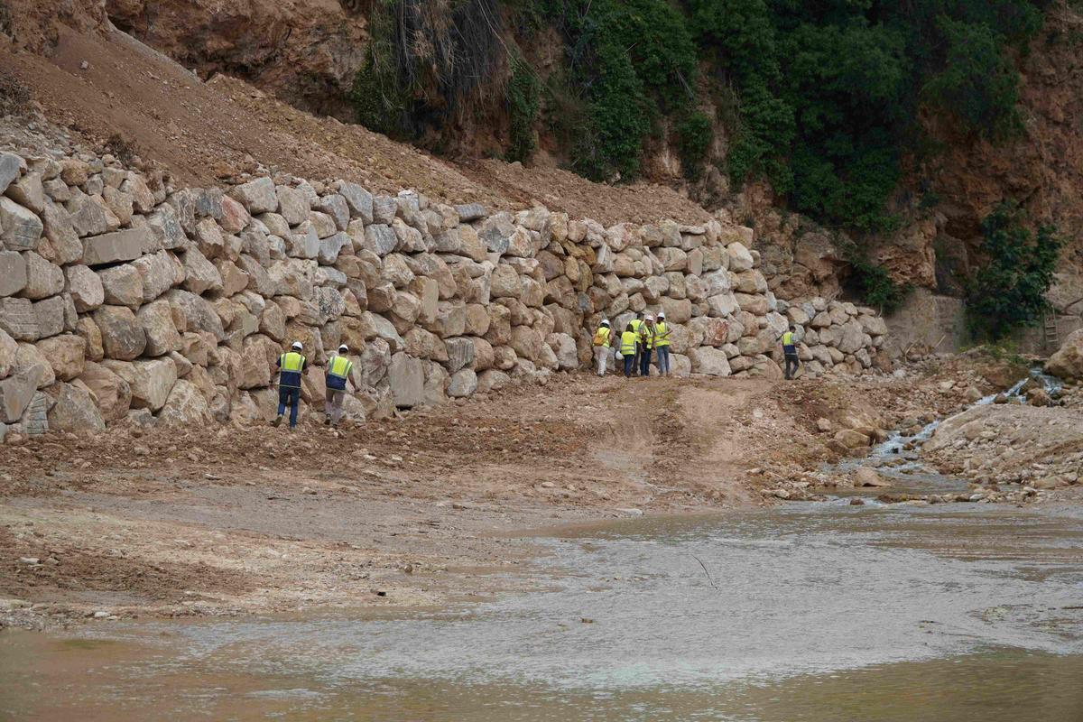 Escollera río Buñol.