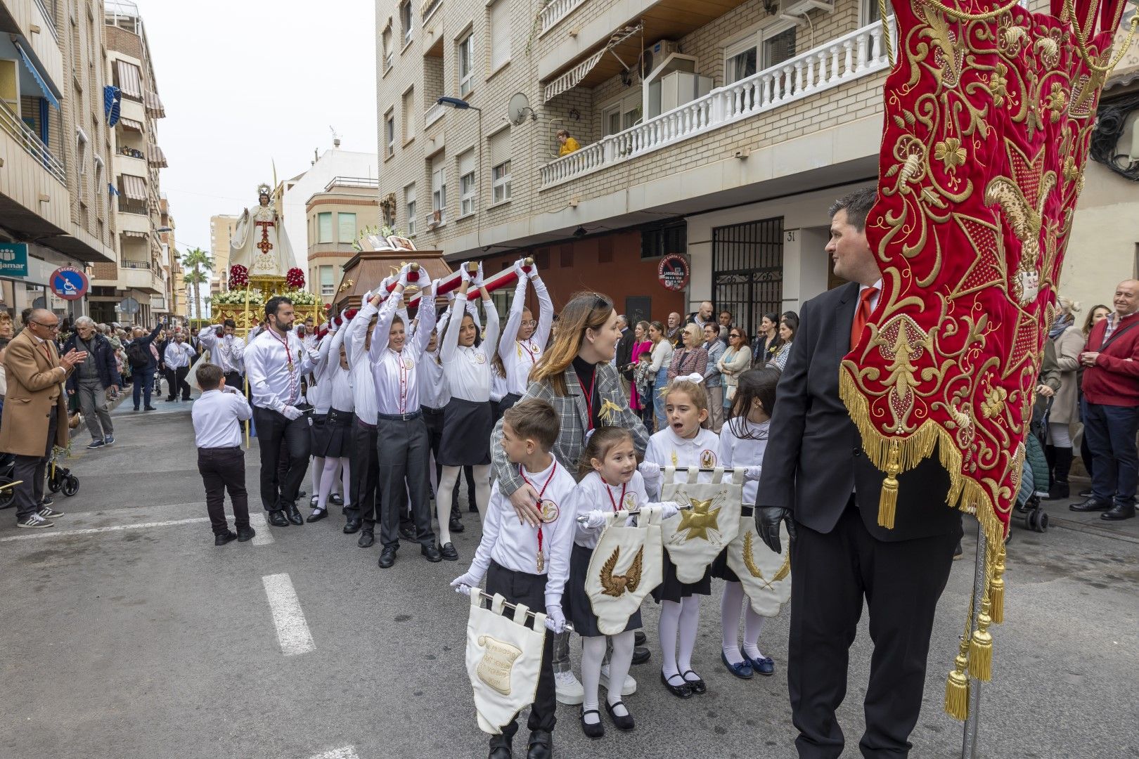 Bendición y procesión de Las Palmas en Torrevieja de Domingo de Ramos en la Semana Santa 2024