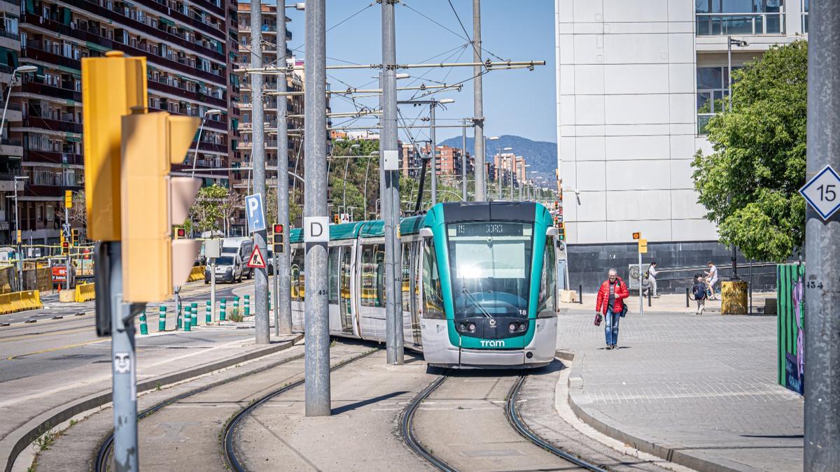 El actual ramal que conecta Glòries con Gran Via a través de la propia plaza