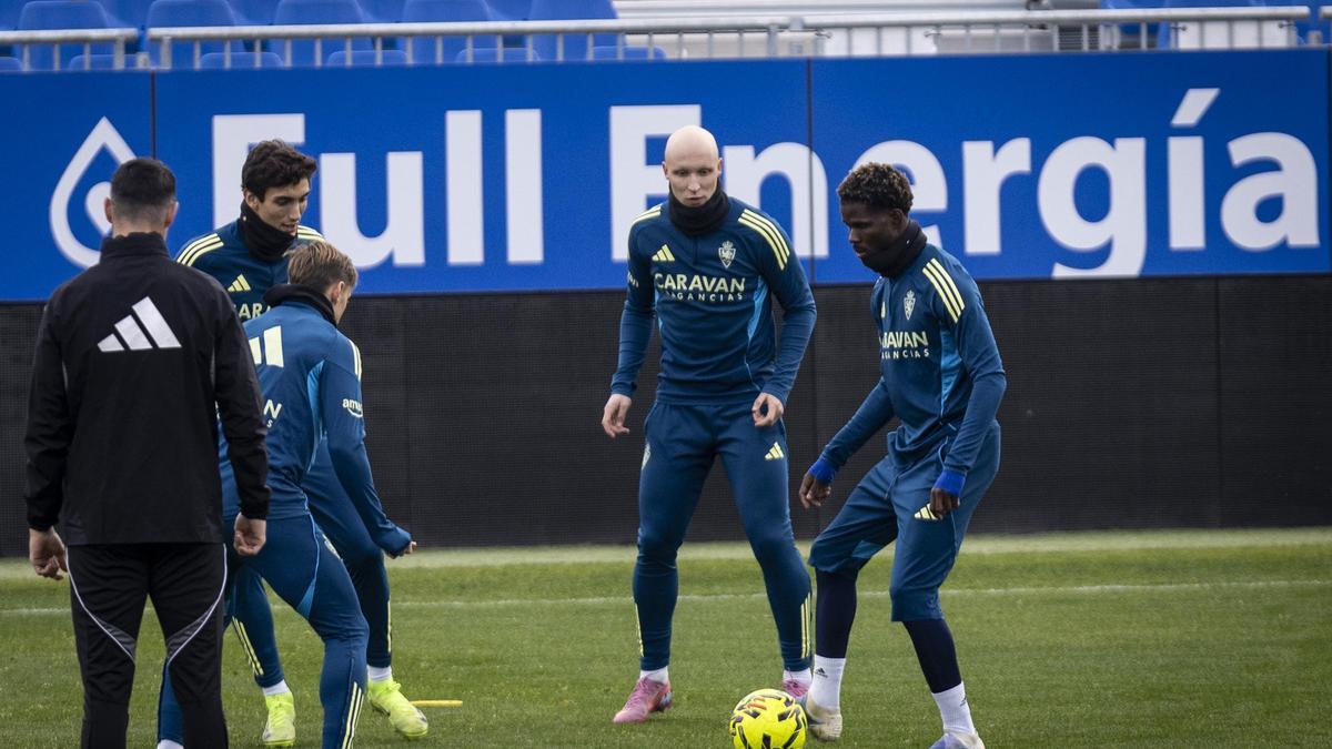 Valery y Paul Akouokou, a la derecha, durante un entrenamiento.