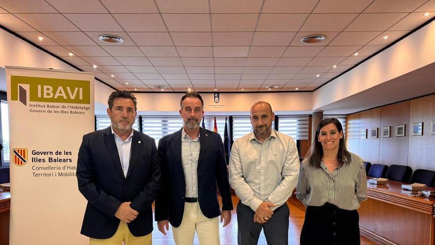 Entregan las llaves de los 12 pisos de alquiler social de Calvià que compró el Ibavi al Ayuntamiento