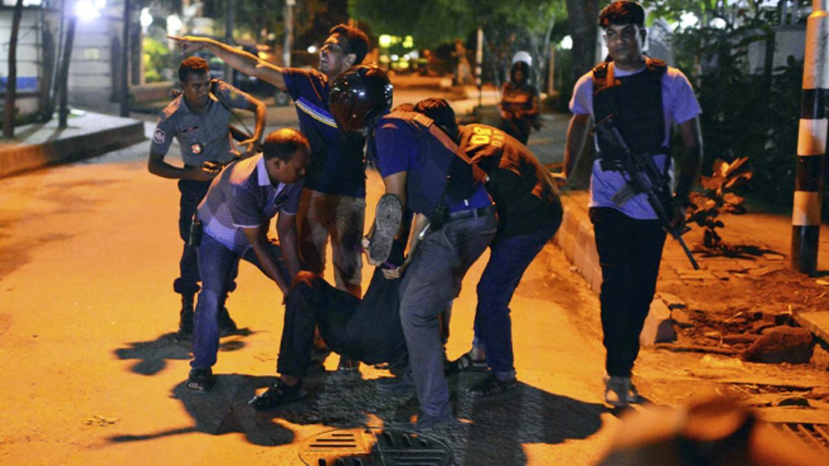 Más de una veintena de rehenes muertos en el ataque a un restaurante en Bangladesh