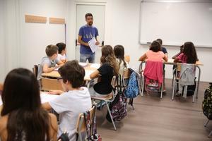 L’Institut Viladomat s’estrena fent les classes en barracons mentre es construeix el nou centre.