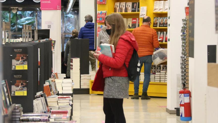 Les llibreries tornen a aixecar la persiana en dissabte després d&#039;un mes de tancament