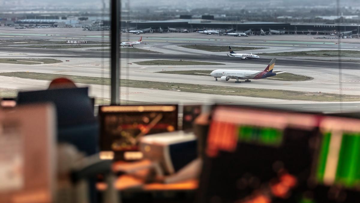 Imagen del aeropuerto de El Prat desde la torre de control de Enaire.