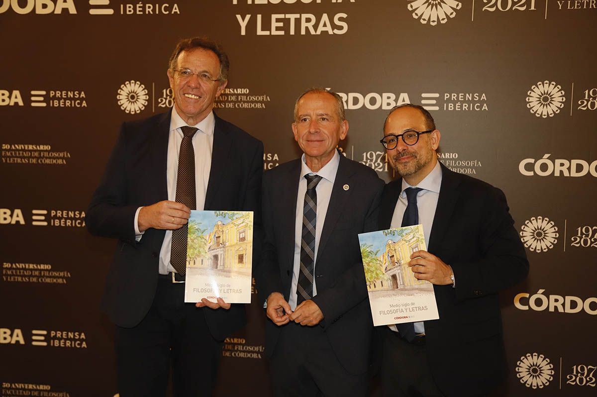 Presentación del libro del 50 aniversario de la Faculta de Filosofía y Letras