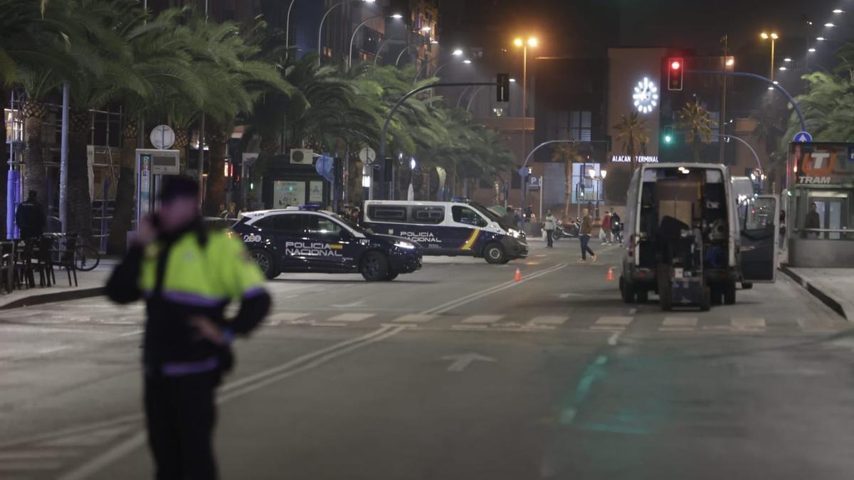 La Policía Nacional activa un dispositivo tras la aparición de un maletín sospechoso en el centro de Alicante