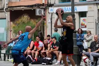 La Master Senior League luce el baloncesto 3x3 en el corazón urbano de Vilagarcía
