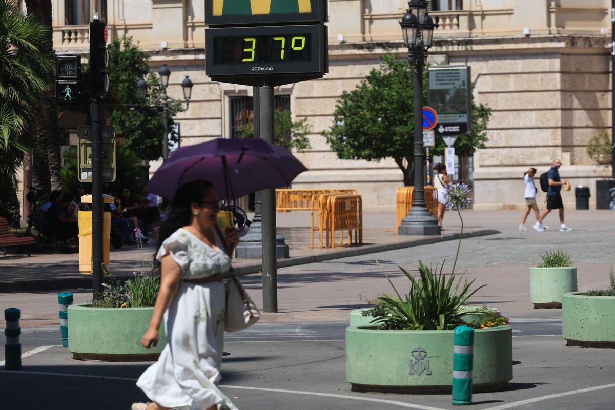 Plaza del ayuntamiento, ayer, en València.