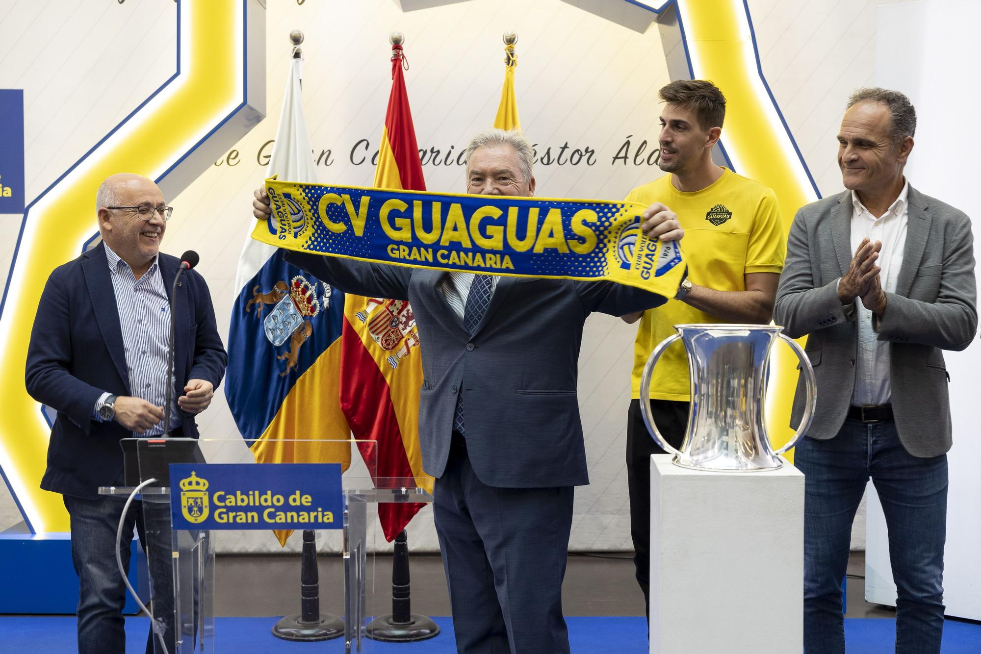 El Guaguas celebra en el Cabildo de Gran Canaria su octava Copa del Rey