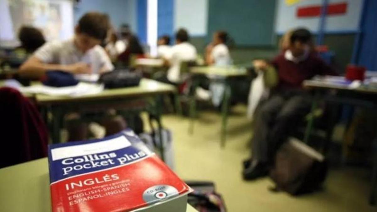 Alumnos en una clase de inglés.