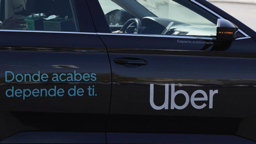 Taxistas de Ibiza a un cliente de Uber: &quot;¿Cuánto tiempo hace que lo has pedido?&quot;