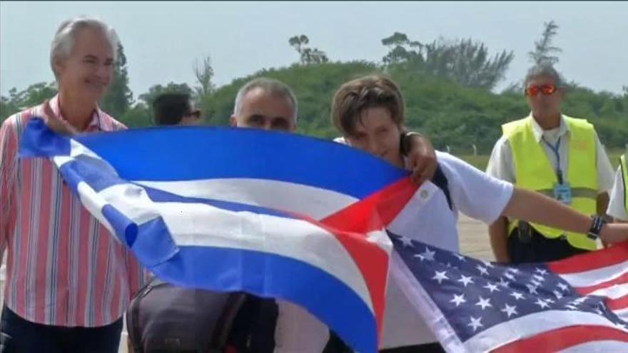 Aterriza en Cuba el primer vuelo regular estadounidense después de más de 50 años