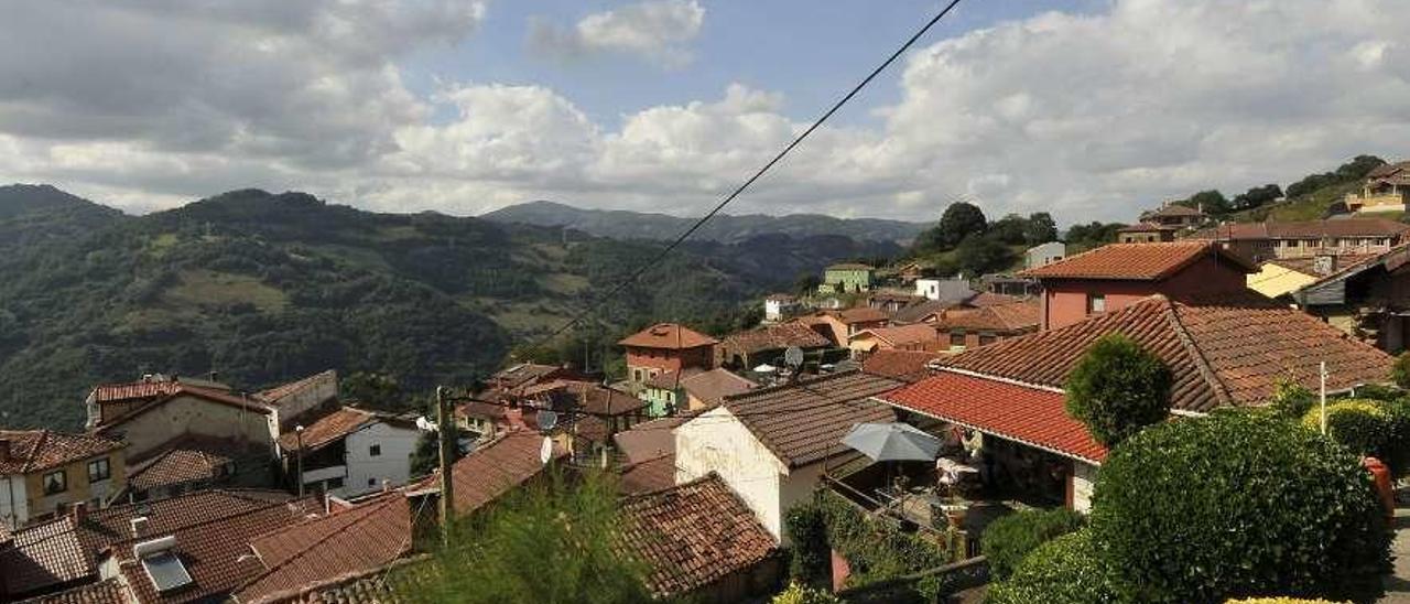 El pueblo de Carabanzo, en Lena.