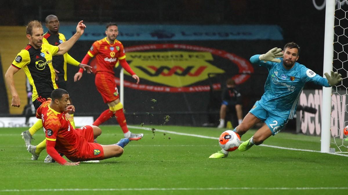Adam Idah, en un partido ante el Watford