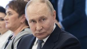 Putin compara Macron amb Napoleó i critica el seu pla