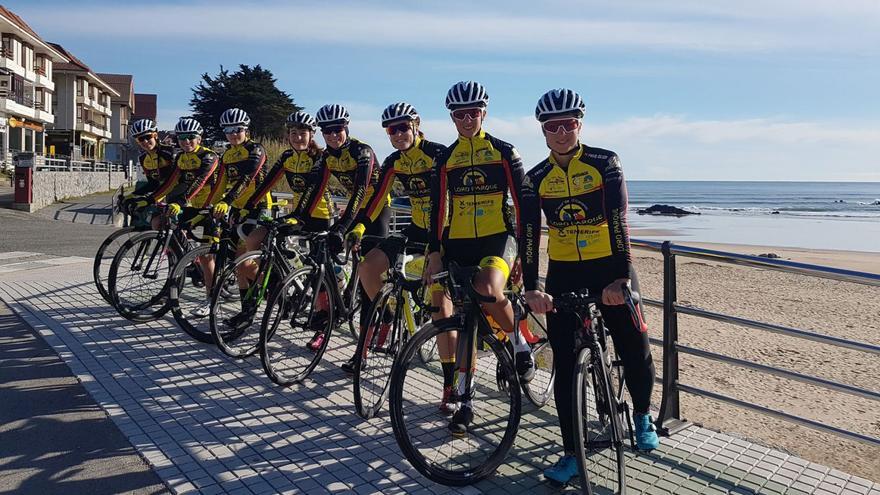 Las féminas marcan su propia  historia con el CC Loro Parque