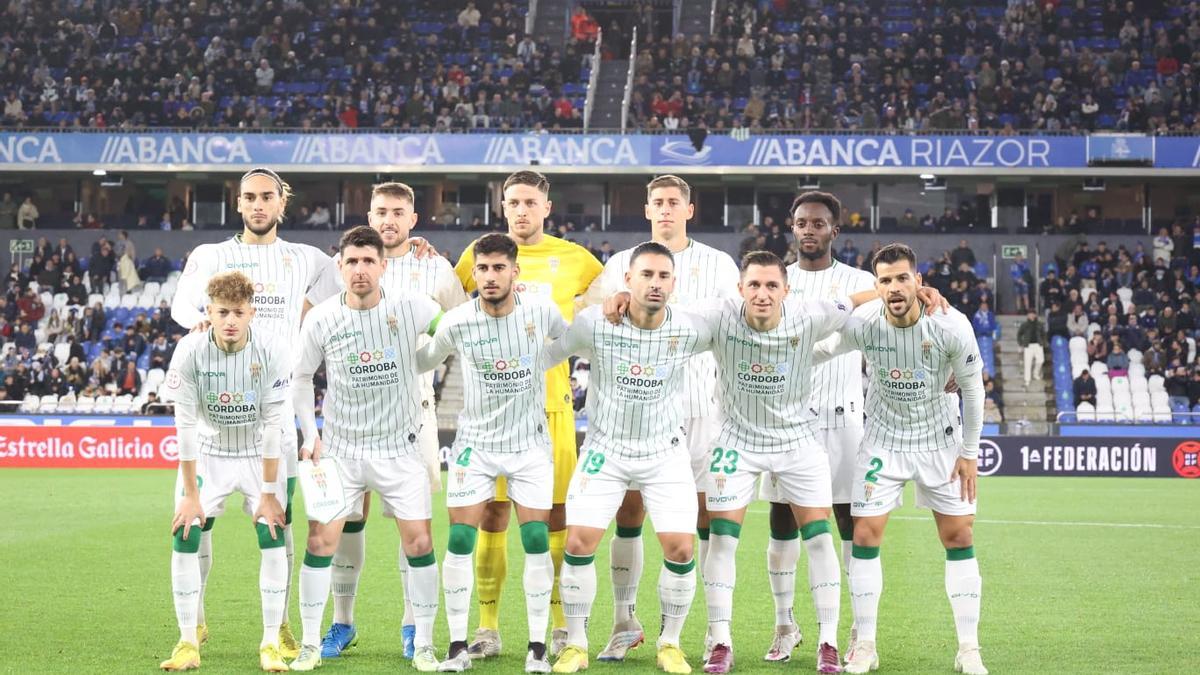 Equipo titular del Córdoba CF, este sábado en Riazor, que se enfrentó al Deportivo de La Coruña.