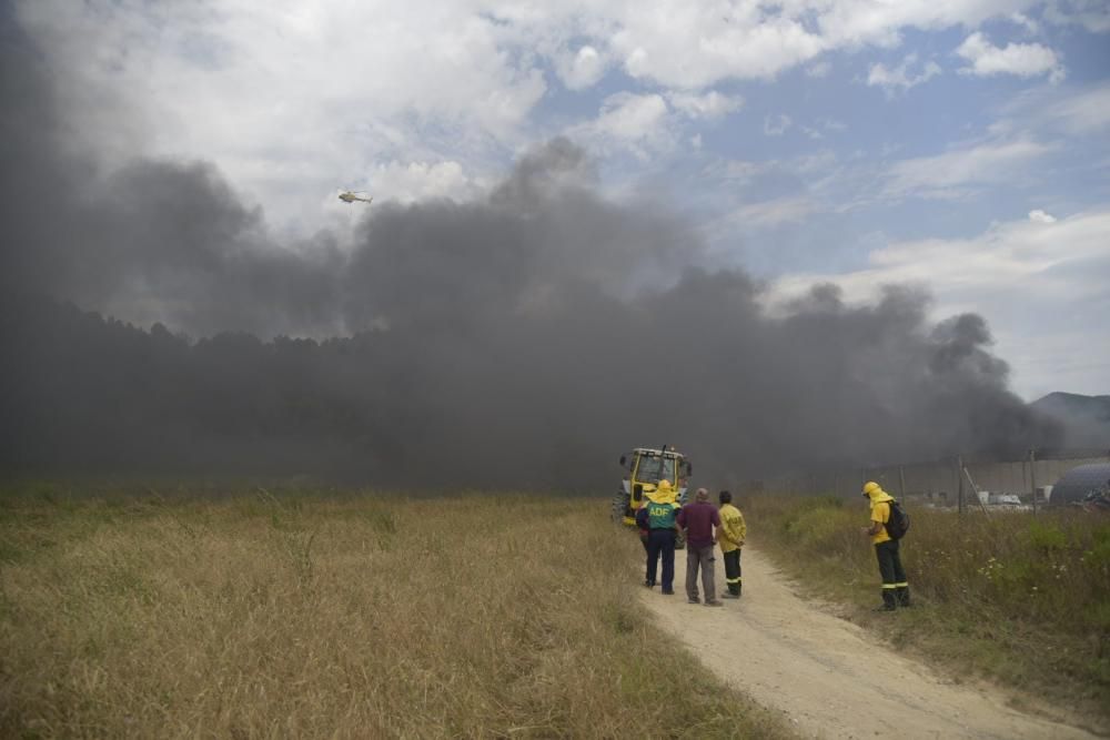 Incendi a la fàbrica Bo de debò a Sant Vicenç de Castellet