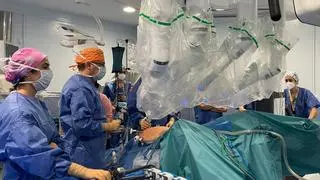 El Hospital General de Castelló cumple un año de cirugía robótica con más de 300 pacientes intervenidos