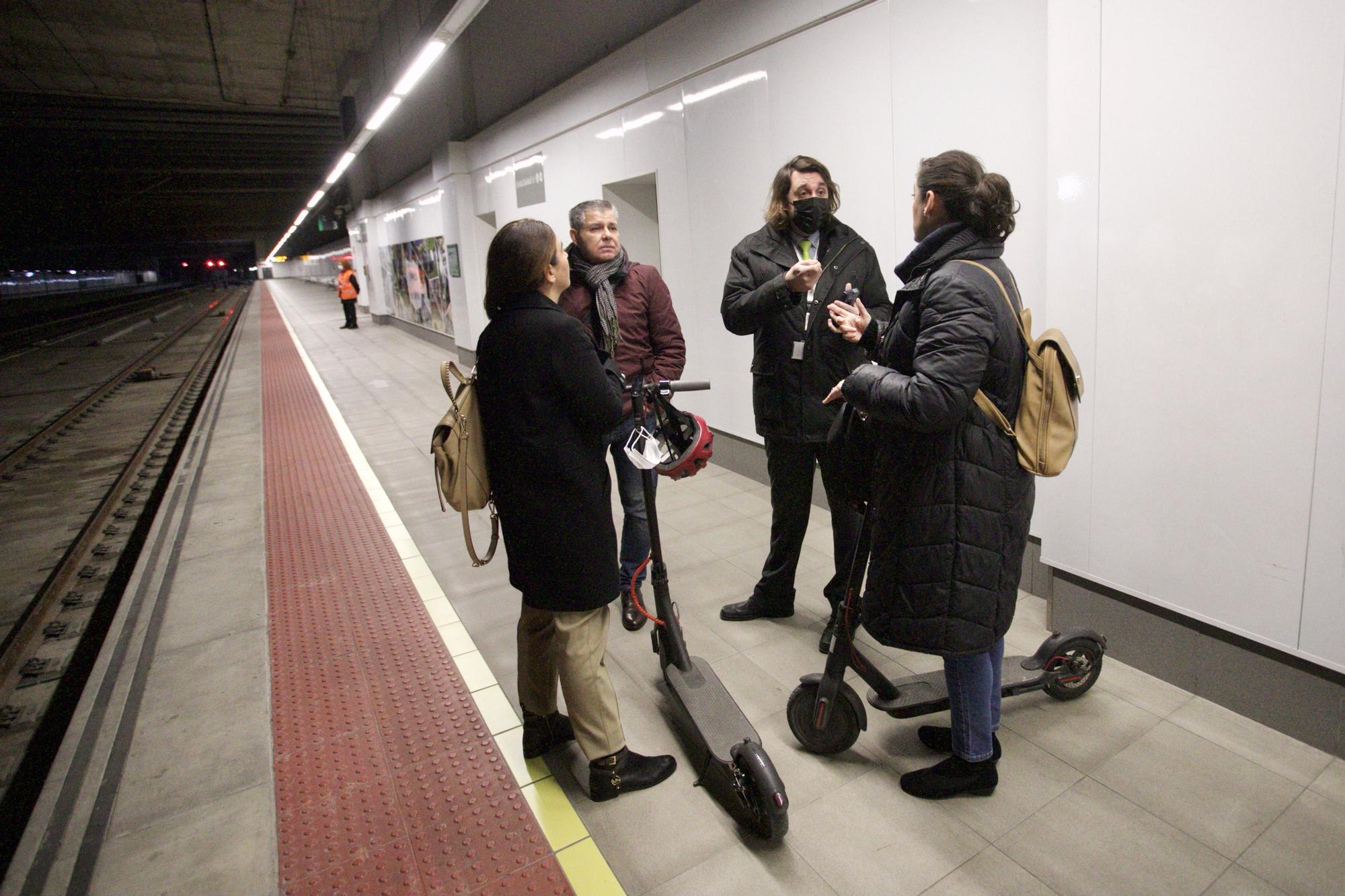 Así ha sido el primer día del AVE Murcia-Madrid y de Cercanías Avant en la estación del Carmen