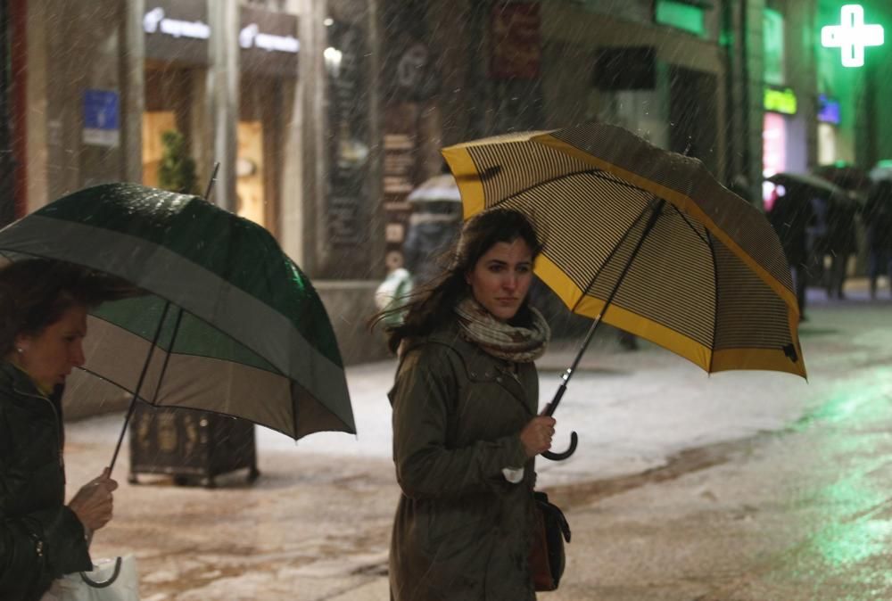 Granizada en el centro de Oviedo