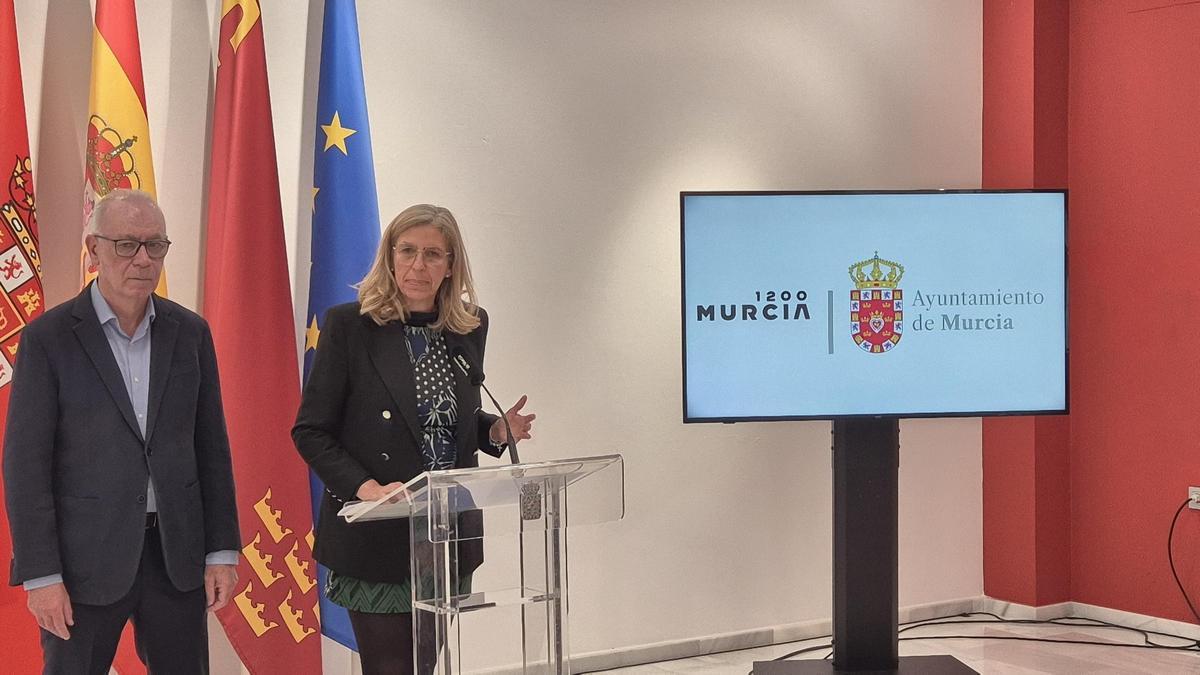 La concejal Mercedes Bernabé presenta la 'Llamada a Poyectos Circulares 2025. Edición Murcia 1220'.